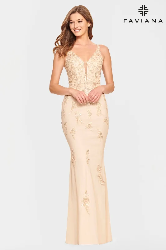 Long Tulle V Neck Dress With Beaded Applique On The Fabric Elegant Long Evening