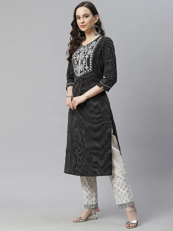 Women's Floral Printed Regular Pure Cotton Straight Kurta With Trousers Dupatta - Hatheli Trousers Travel Practical Women's Floral Printed Regular Pure Cotton Straight Kurta With Trousers Dupatta - Hatheli Trousers Travel Practical