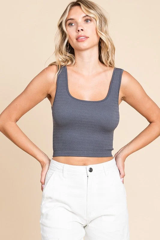 ANWND Sleeveless Scoop Neck Waffle Knit Crop Top Spandex Blend Rayon Blend Denim Blend