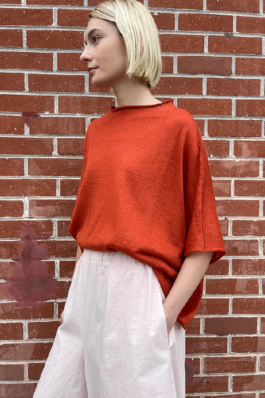 Easy T-shirt in Burnt Orange Front Pockets Side Pockets Patch Pockets